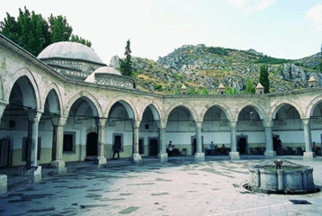 İlk Osmanlı Medresesi